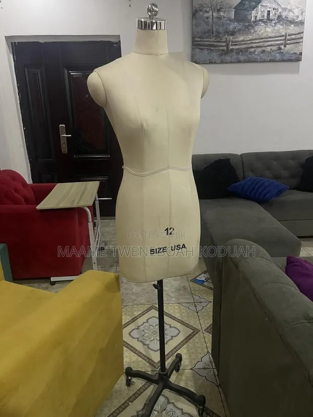 Professional Female Dress Form / Pinnable Tailor's Dummy (USA Size 12) · Photo 1
