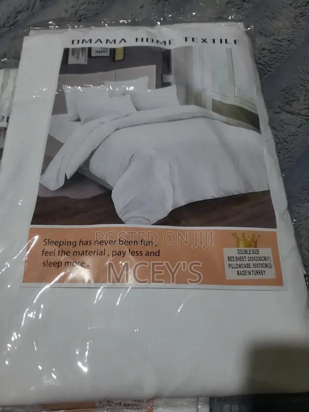 White Double Size Bedsheets · Photo 1