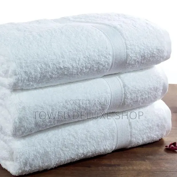 Hotel Standard White Bath Towels · Photo 1