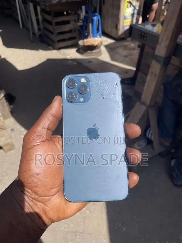 Apple iPhone 12 Pro Max 256 GB Blue · Photo 1