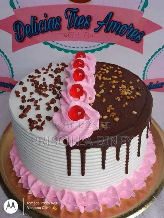 Strawberry Whipped Cream Cake · Photo 1