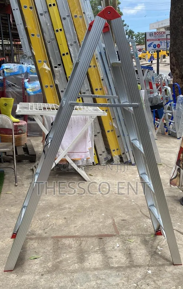 5 Step Floding Ladder · Photo 3