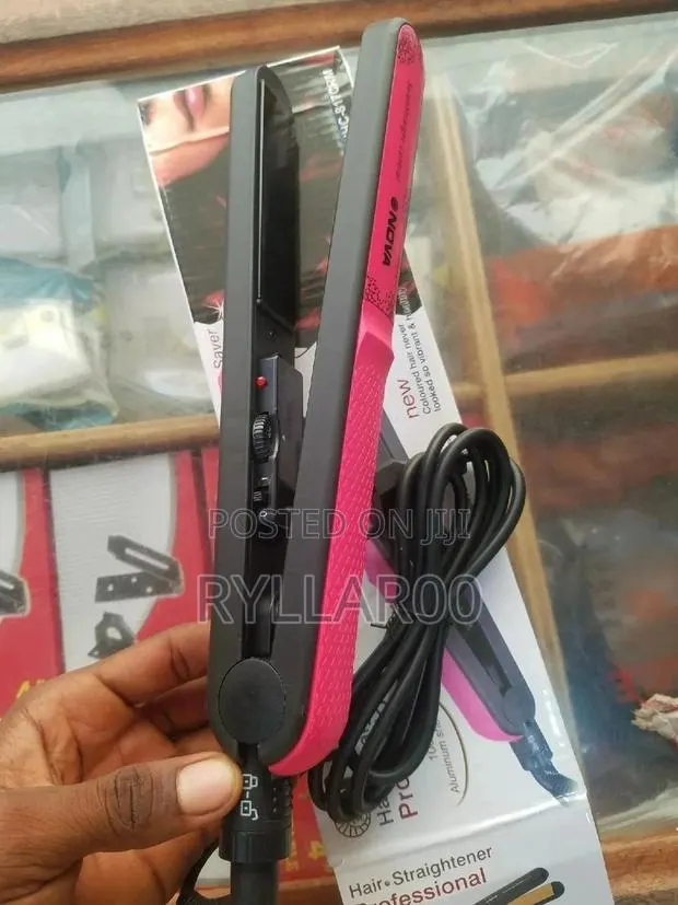 Nova Professional Hair Straighener · Photo 1