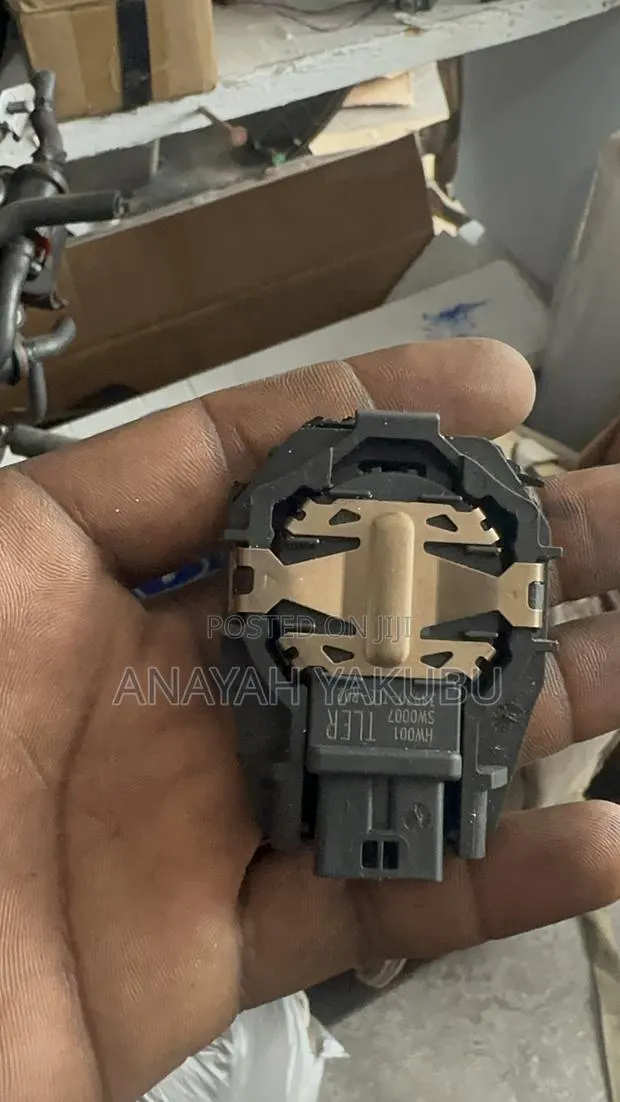 Acura RDX and CRV Light/Rain Sensor · Photo 1