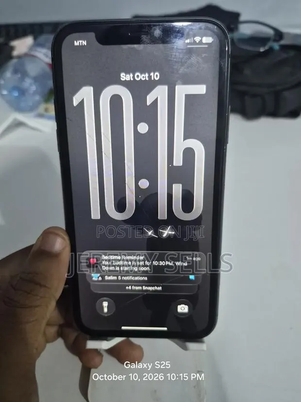Apple iPhone 11 128 GB Black · Photo 1
