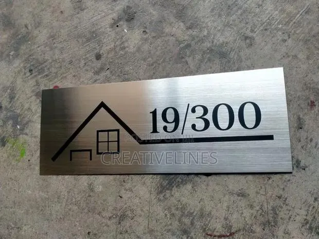 Logo Directional Sign · Photo 1