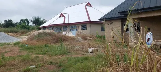 Plot of Land in the Middle of Kwabere Kasaam Town for Sale · Photo 1