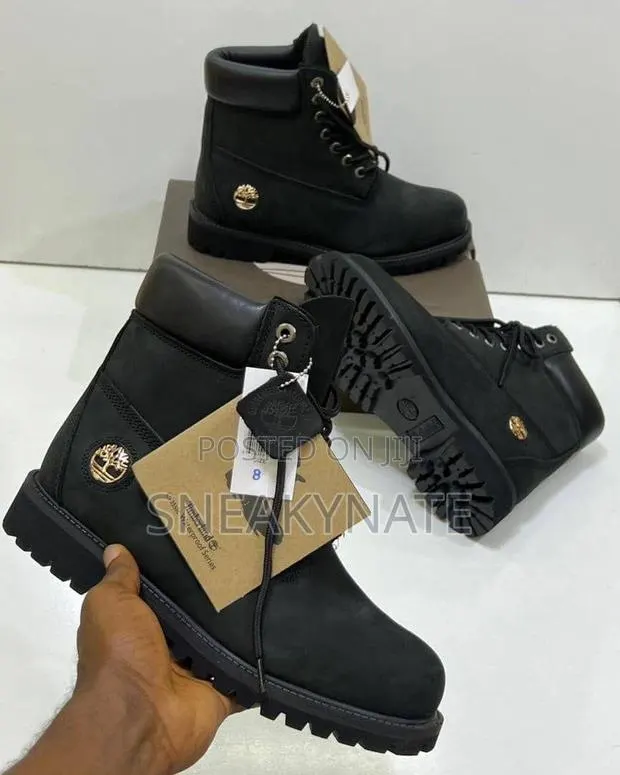 Black Hard Timberland Boots · Photo 1