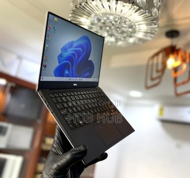 Laptop Dell XPS 13 8GB Intel Core i7 SSD 256GB · Photo 1