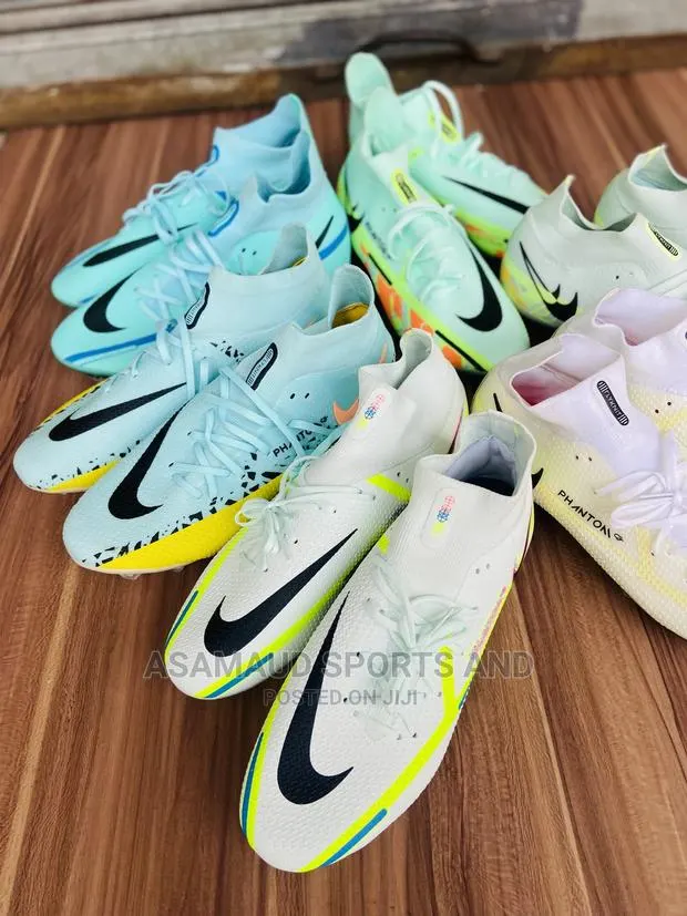 Original Phantom Football Boot at Cool Price · Photo 1