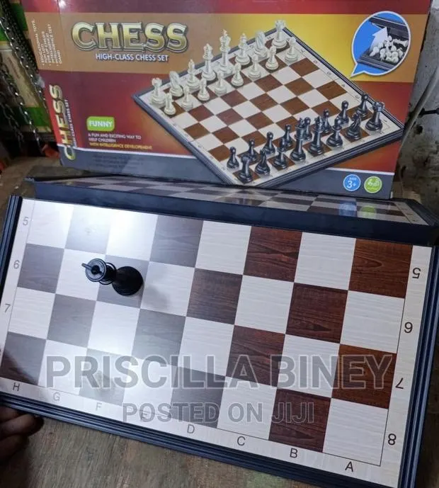 Magnetic Chess Board Game · Photo 1