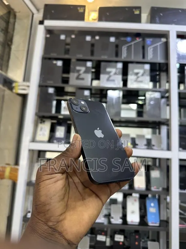 Apple iPhone 13 128 GB Black · Photo 1