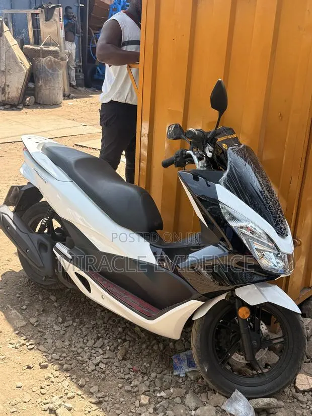 Honda 2017 White · Photo 1