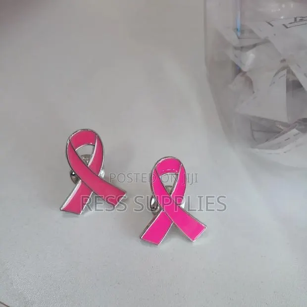 Breast Pink Brooch · Photo 1
