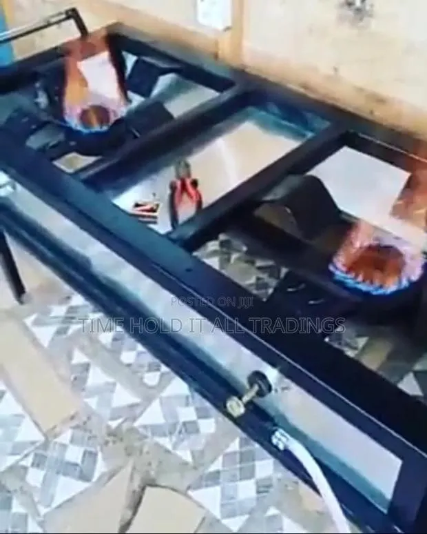 Commercial Gas Stove for Cooking in Restaurant , Kitchens · Photo 1