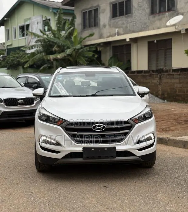 Hyundai Tucson Limited AWD 2017 White · Photo 1