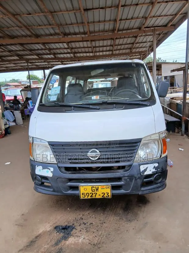Nissan Caravan (Urvan) 2008 White · Photo 1