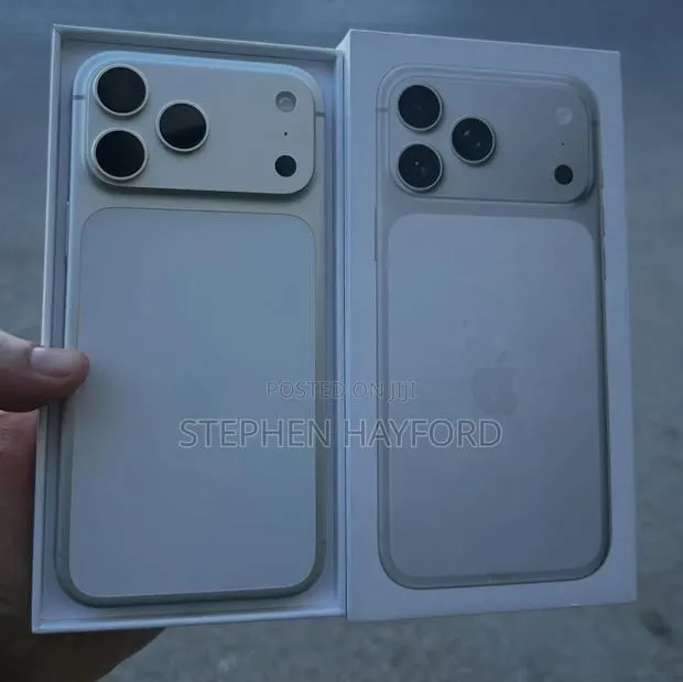 Apple iPhone 17 Pro Max 512 GB Silver · Photo 1
