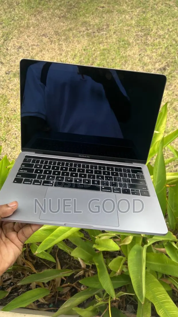Laptop Apple MacBook Pro 2019 8GB Intel Core i5 SSD 256GB · Photo 1