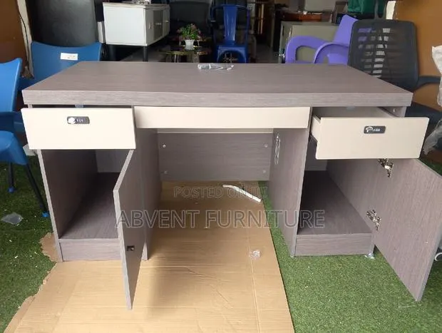 1.4 Table for Office · Photo 1