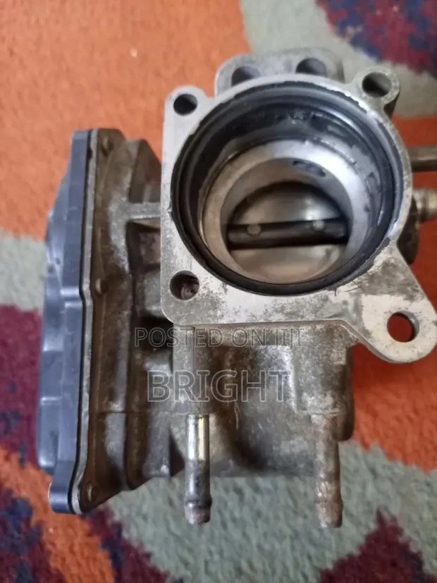 Toyota Vitz Throttle Body · Photo 1