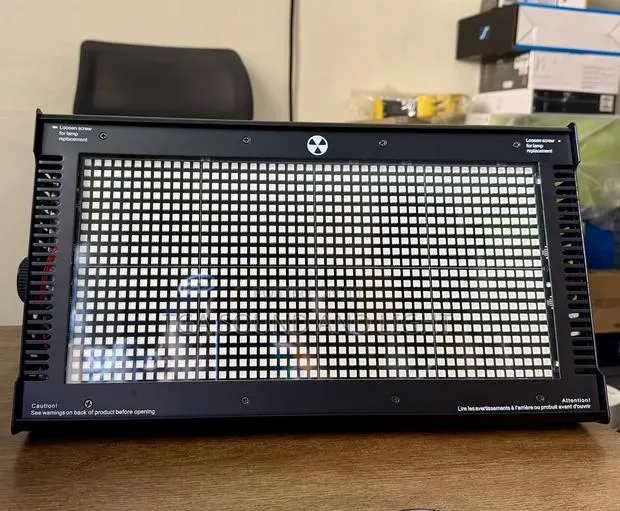 8 Segment RGB Led Strobe 1000 Watts · Photo 1