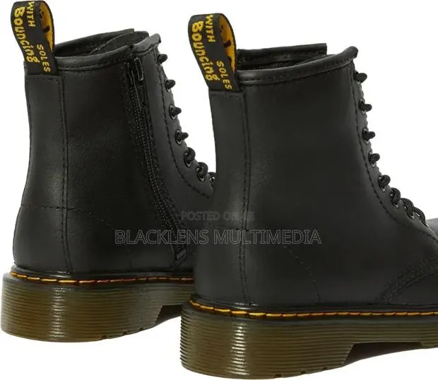 Dr. Martens Delaney Kids · Photo 1