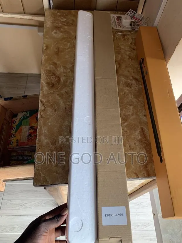 Toyota Land Cruiser Prado Electronics Boot Shocks, 2017,2018,2019,2020 · Photo 1