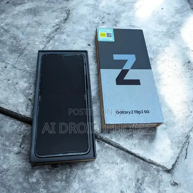 New Samsung Galaxy Z Flip 3 256 GB Blue · Photo 1