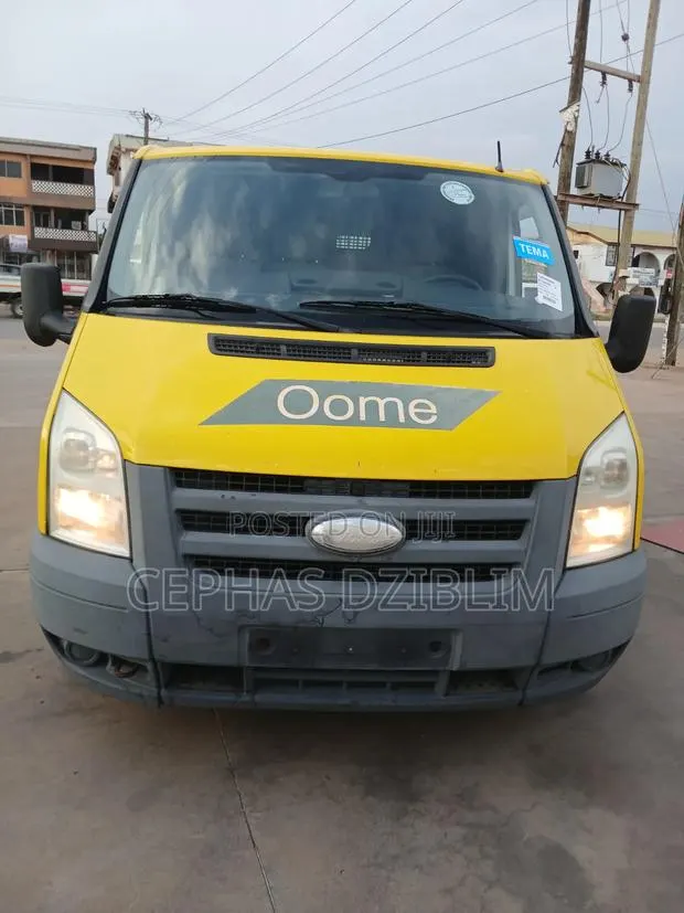 Ford Transit 2012 Yellow · Photo 1