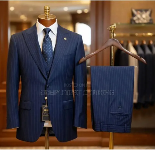 Official Stripes 3pcs Suits for Men · Photo 1