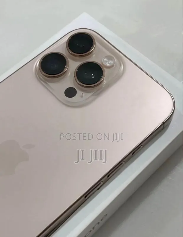New Apple iPhone 16 Pro Max 256 GB Gold · Photo 1