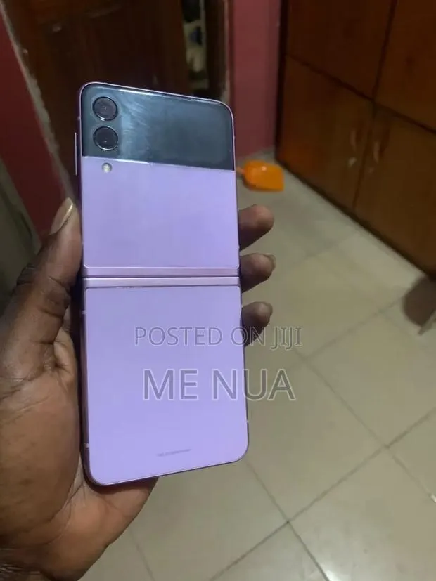 Samsung Galaxy Z Flip3 5G 128 GB Purple · Photo 1