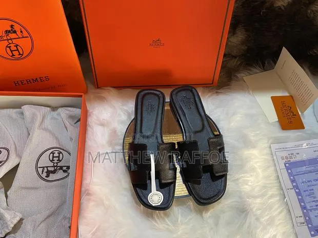 Hermes Slippers · Photo 1
