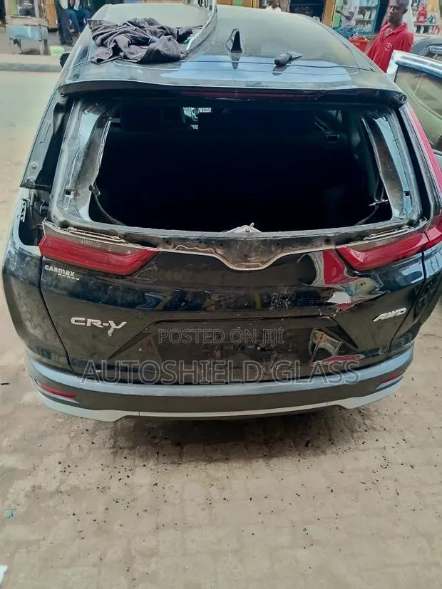 Honda CRV 2017 - 2022 Model Back Glass · Photo 1