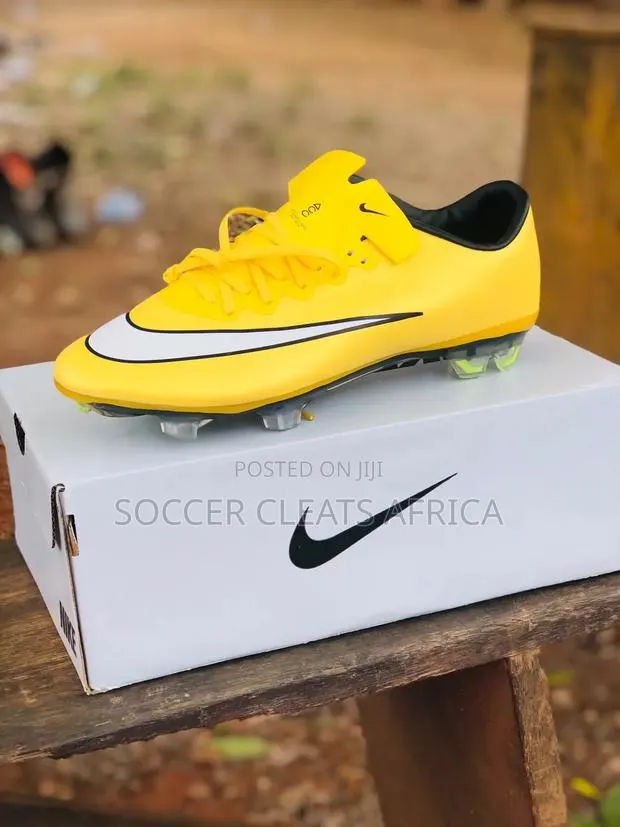 Football Boots · Photo 1