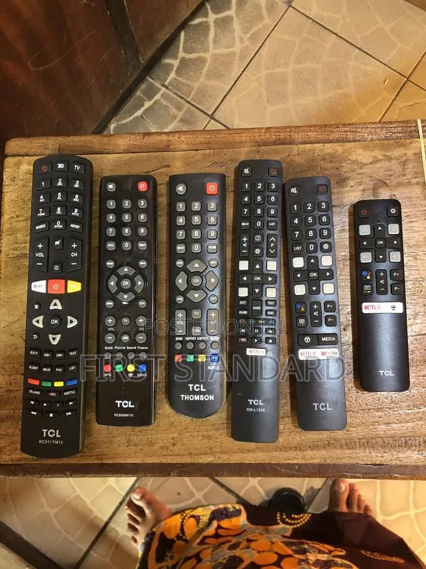 TCL TVS Remote · Photo 1