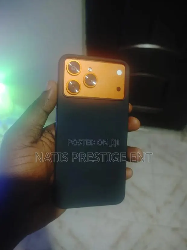 Oppo A17 128 GB Orange · Photo 1