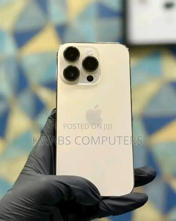 Apple iPhone 15 Pro 512 GB Gold · Photo 1