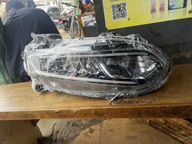 Honda Accord 2018 2019 2020 2021 2022 Headlight Right Side Half Led · Photo 1