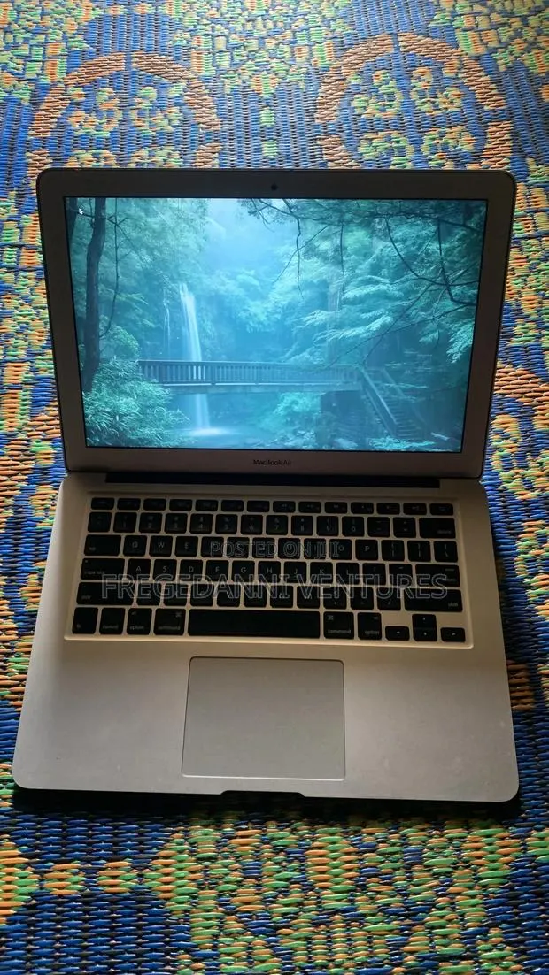 Laptop Apple MacBook Air 8GB Intel Core i7 SSD 256GB · Photo 1