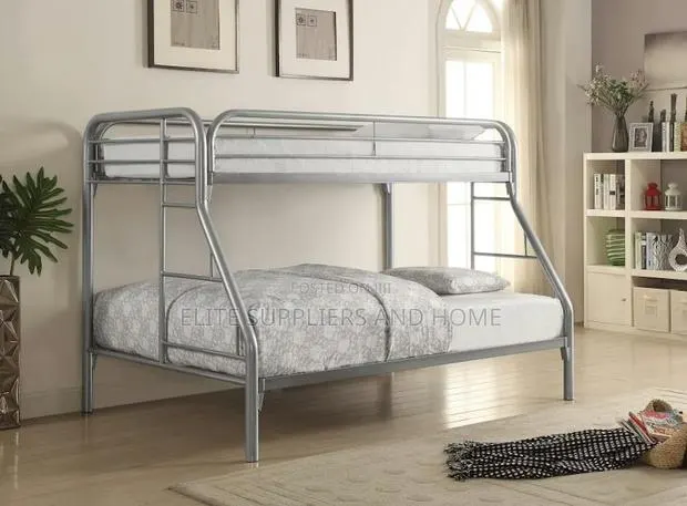 Metal Bunk Bed (Double + 1) · Photo 1