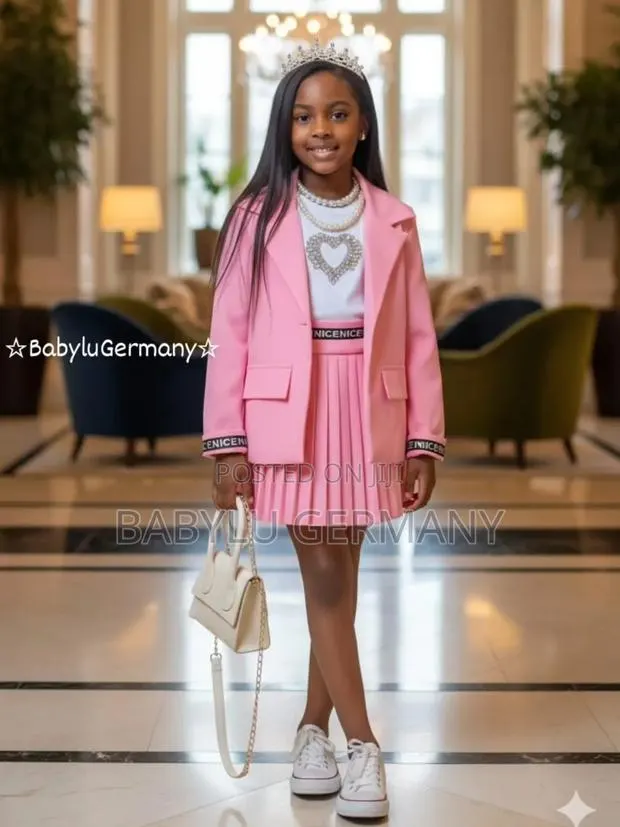 5 Piece Pink Girl Suit With Handbag and Hair Band · Photo 1