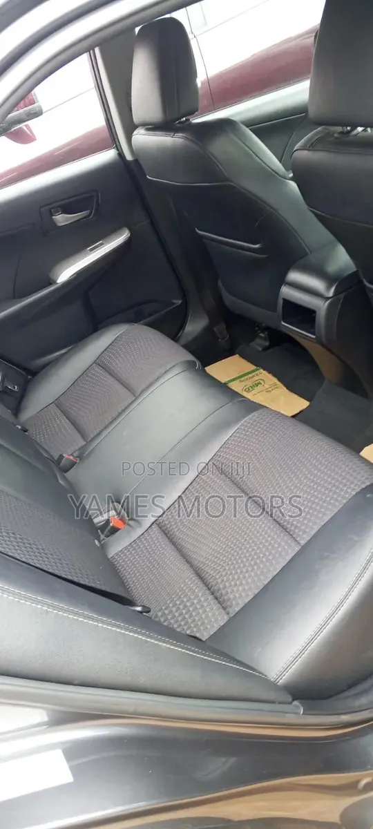 Toyota Camry 2013 Gray · Photo 1