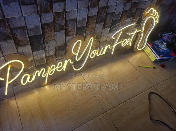 Neon Signage · Photo 1