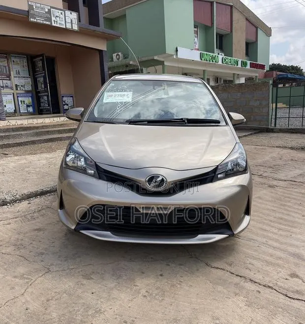 Toyota Vitz 2015 · Photo 1
