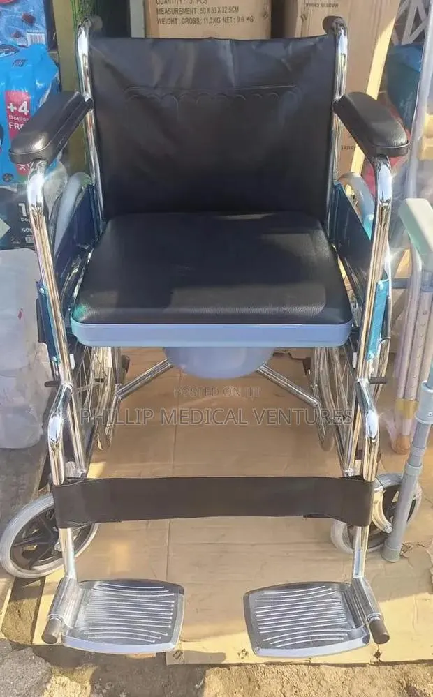 Commode Wheelchair · Photo 1