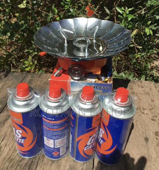 WIND PROTECTED Stove With 4 Gas Canister · Photo 1