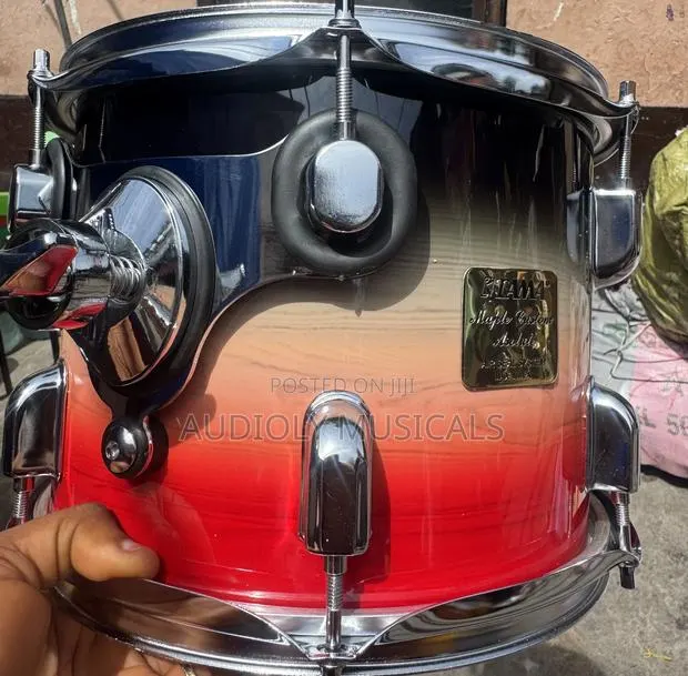 First Grade Tama Imperialstar 5- Set Drums Set · Photo 1