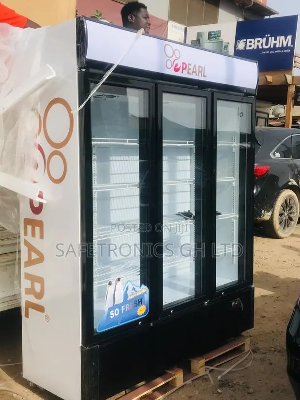 Energy Saving Display Glass 3 Doors Pearl PCF-150 · Photo 1